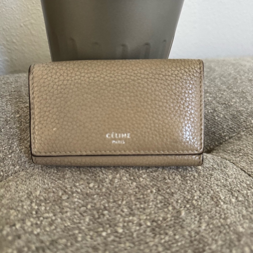 Céline Taupe Leather Key Cleś